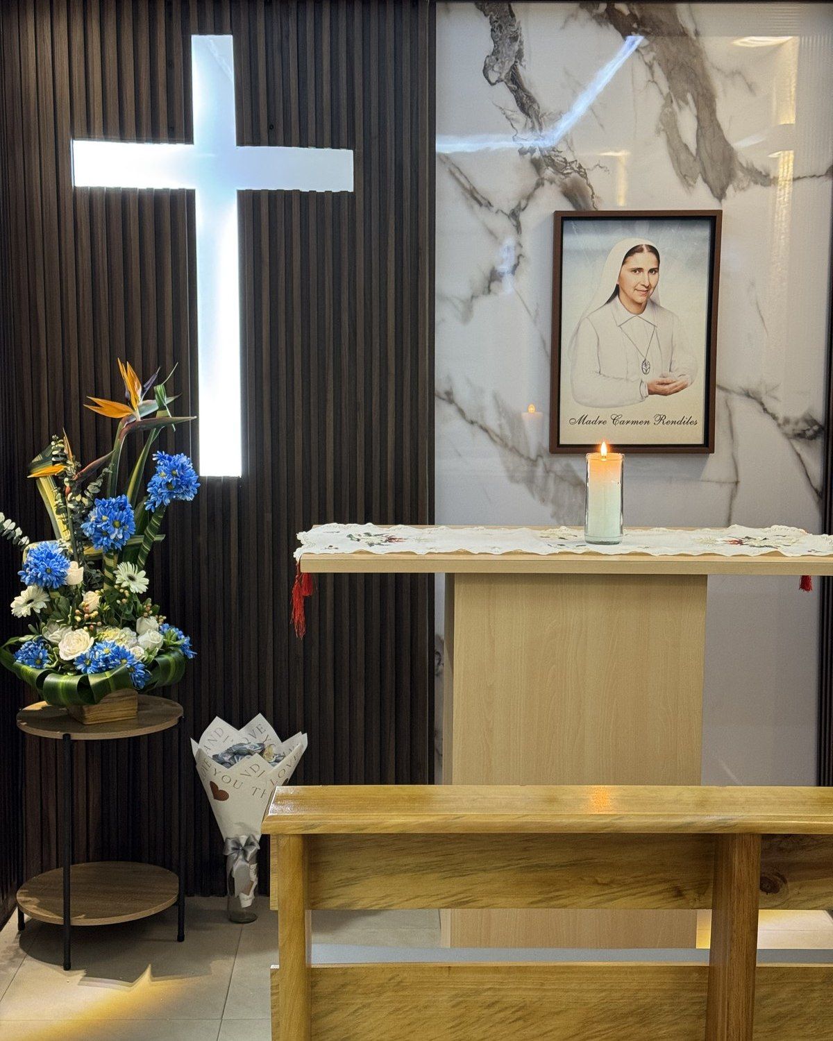 Oratorio con retrato de la Madre Carmen Rendiles dentro del Centro Clínico